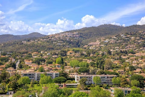 Bedroom, Scenic View