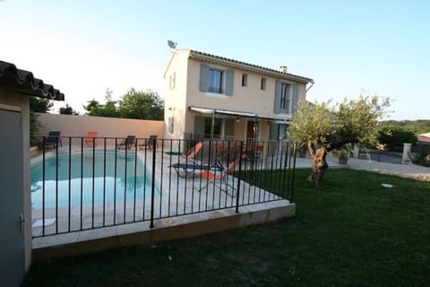 Cozy Provencal home, Olive tree garden, Private Pool 