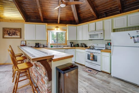 Kitchen | Cooking Basics | Dishwasher | Keurig & Drip Coffee Makers | 2nd Floor