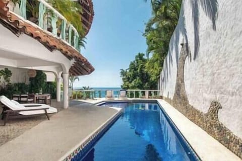 60f58f3b c99b 4648 8c6e 646af275f87b