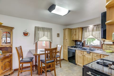 Dining Area | Dishware/Flatware