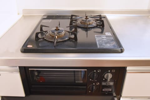 Fridge, microwave, stovetop, cookware/dishes/utensils