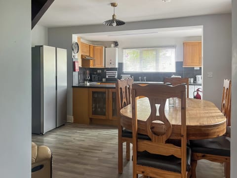 Dining Area | Elder Cottage, Bridgend
