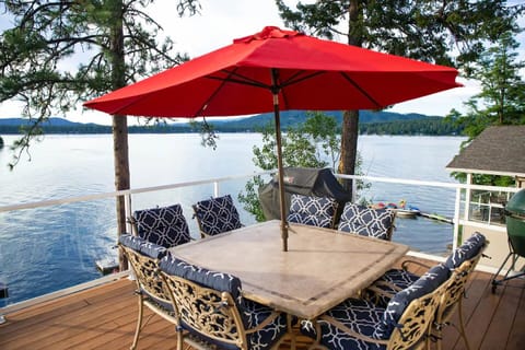 Main level deck with patio table seating for 8