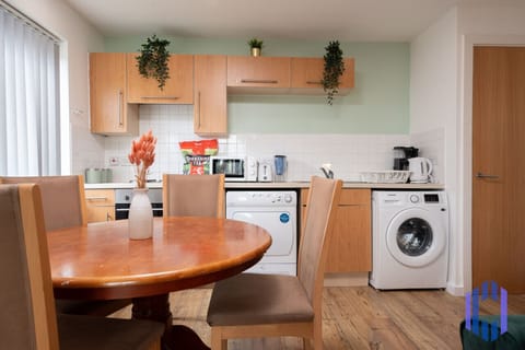 Dining area. Fully equipped with cutlery, crockery and glassware.