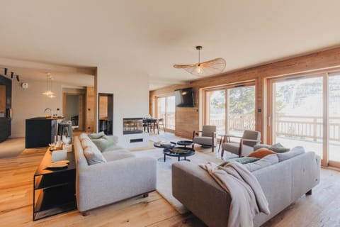 729c49dc-9344-4c2b-8643-95e22962bf5a