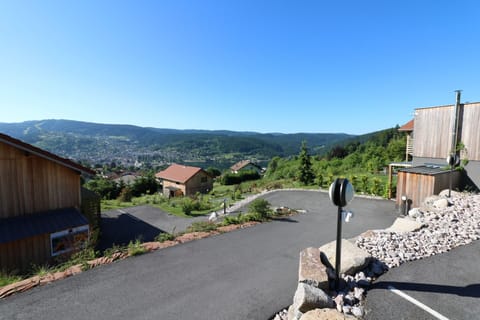 View from the car park to the Le Renard chalet