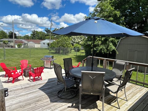 5’ fenced yard for your furry friends.