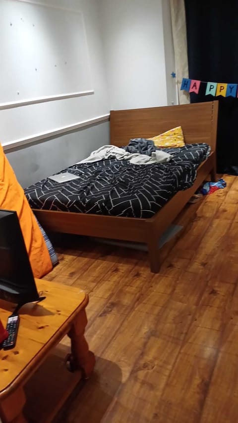 1 bedroom, desk, free WiFi, bed sheets