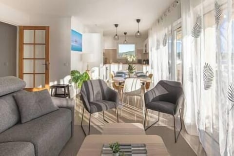 ★ "La terrasse est magnifique, donnant directement sur la plage et la baie."