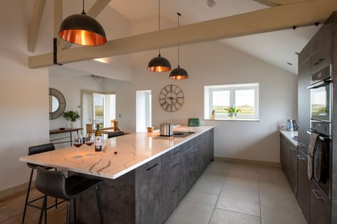 Y Cei Kitchen Island