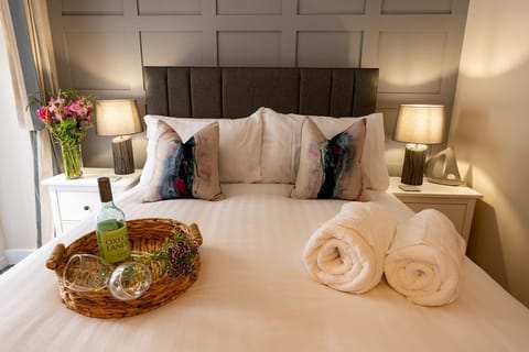 No. 66 - King Bed Beaumaris