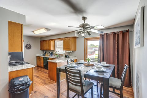 Dining Table | Dishware & Flatware