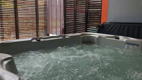 Indoor spa tub