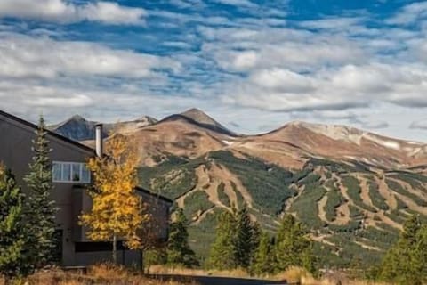 Suite at Gold Point Resort Mountain views