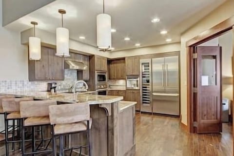 3-Bedroom at One Ski Hill Place kitchen