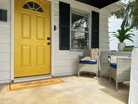 Walk through the iconic golden door and nothing short of school spirit awaits! Every corner is thoughtfully decorated to celebrate ND's rich heritage and vibrant sports culture. Get ready to immerse yourself in an ambiance that’s uniquely South Bend.