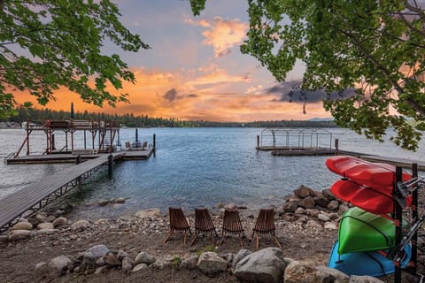 Stunning lakefront views