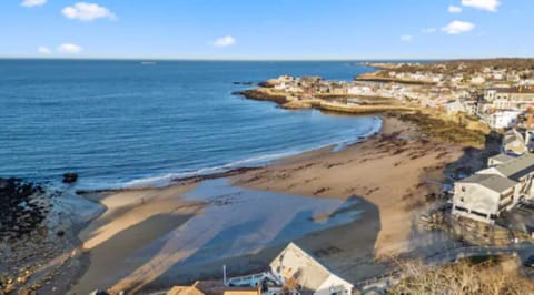 Beach nearby, sun loungers