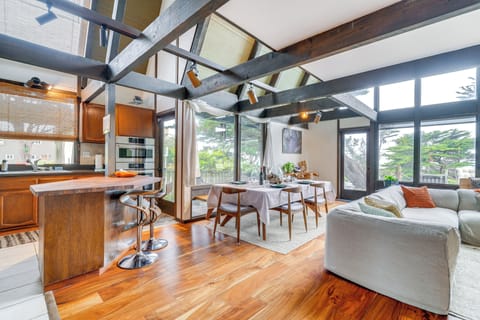 Moss Beach Vacation Rental | 3BR | 2BA | 1,600 Sq Ft | Steps Required