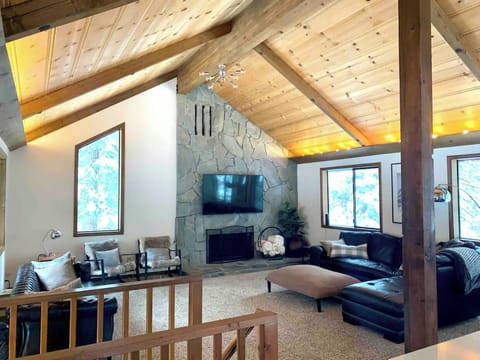 Spacious and cozy living area for gathering. Smart TV and fast wifi