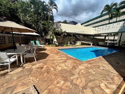 Outdoor pool, a heated pool