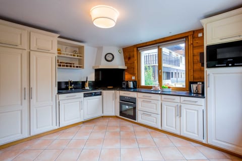 Ground floor apt - Fully equipped kitchen