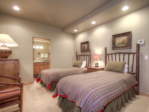 MMH 4 Indian Summer, Bedroom 3, 1