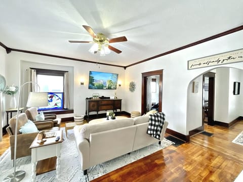 Step into the living room of this vintage house, where timeless charm meets modern comfort. With classic furniture, elegant details, and warm, inviting decor, the space exudes character and nostalgia.