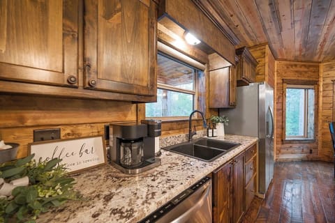 4f5554_b17cc9fa788f4a679bd3843161beb3db~mv2