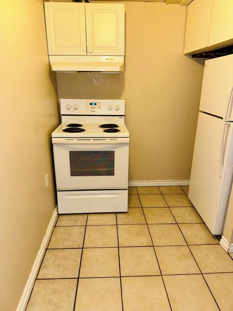 Microwave, oven, stovetop, coffee/tea maker