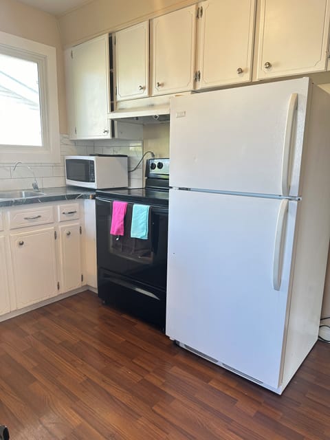 Microwave, oven, stovetop, coffee/tea maker