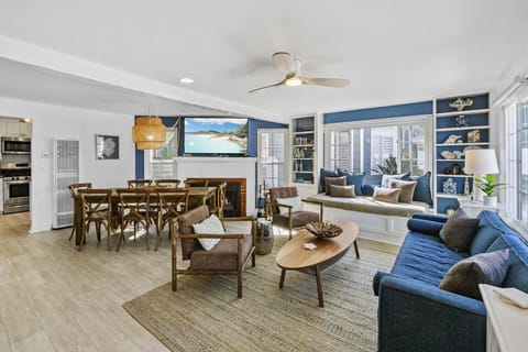 Entry way / Living area