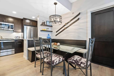 charter-1250-3256_52831050603_o