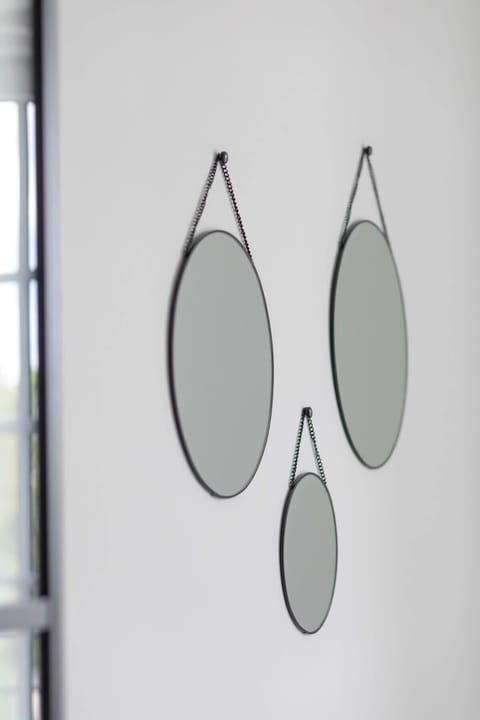 Decorative details in the apartment. 