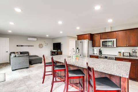 Kitchen | Dishware & Flatware Provided