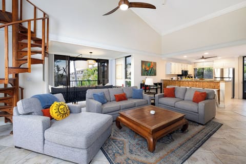 Living room & kitchen & seating area combo - Open concept living, kitchen, and dining space