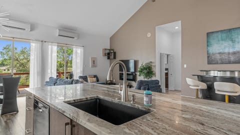 Gourmet kitchen with centred islands