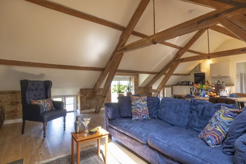 The Granary at Oriel Farm Sitting Area - StayCotswold