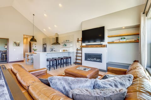 Living Room | Fireplace | Free WiFi | Smart TVs | Central Heating | 2nd Floor