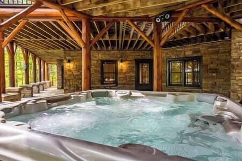 Indoor spa tub