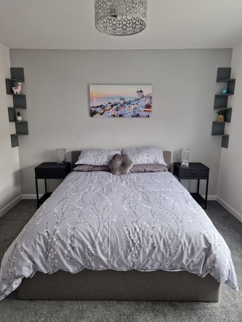 Main Bedroom with King Size Bed