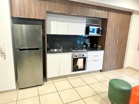 Fridge, microwave, oven, coffee/tea maker