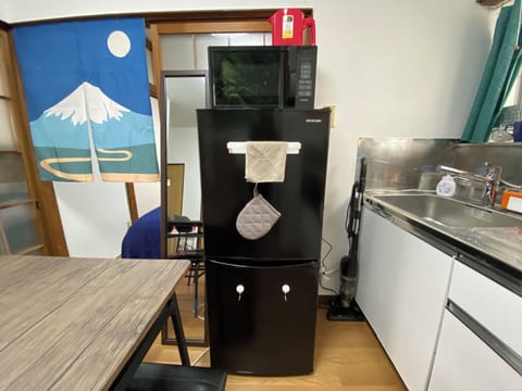 Fridge, microwave, stovetop, electric kettle