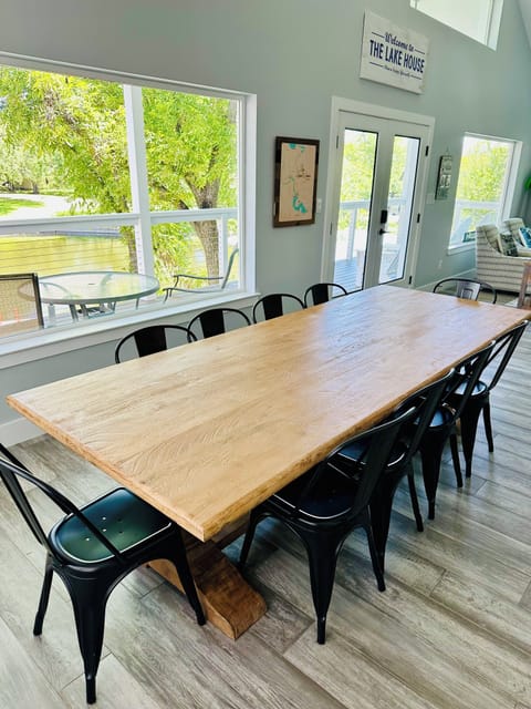 Dining area with seating for 12 – great for group meals and game nights