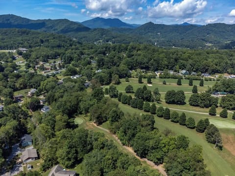 We'd love to host you at Birdsong Cottage!