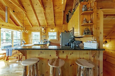 Bear View Cabin's fully-equipped kitchen with all new appliances