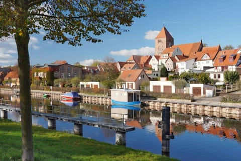 Region [summer] (&gt;5 km)