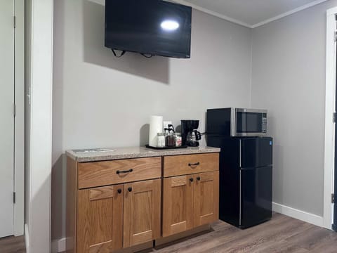 Fridge, microwave, coffee/tea maker