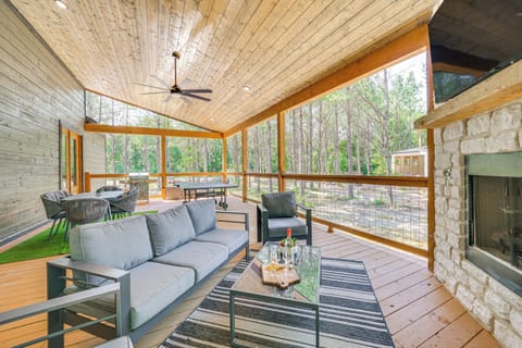 Broken Bow Vacation Rental | 4BR | 3.5BA | 9 Steps to Enter | 2,000 Sq Ft